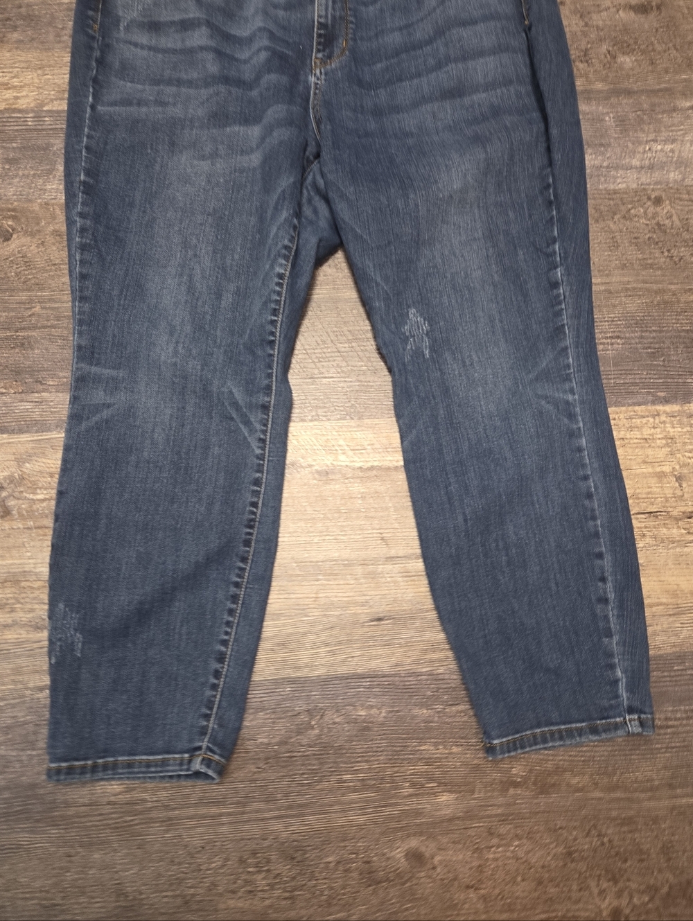 Judy Blue Plus Size Relazed Fit Jeans - Picture 3 of 11